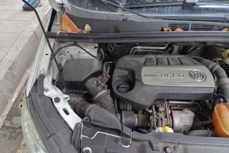 Used Buick Encore 2014 1.4T Automatic Two-Wheel Drive Urban Elite Model Engine Bay Right