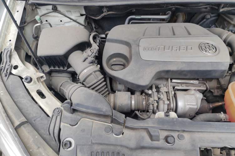 Used Buick Encore 2014 1.4T Automatic Two-Wheel Drive Urban Elite Model Engine Bay Right
