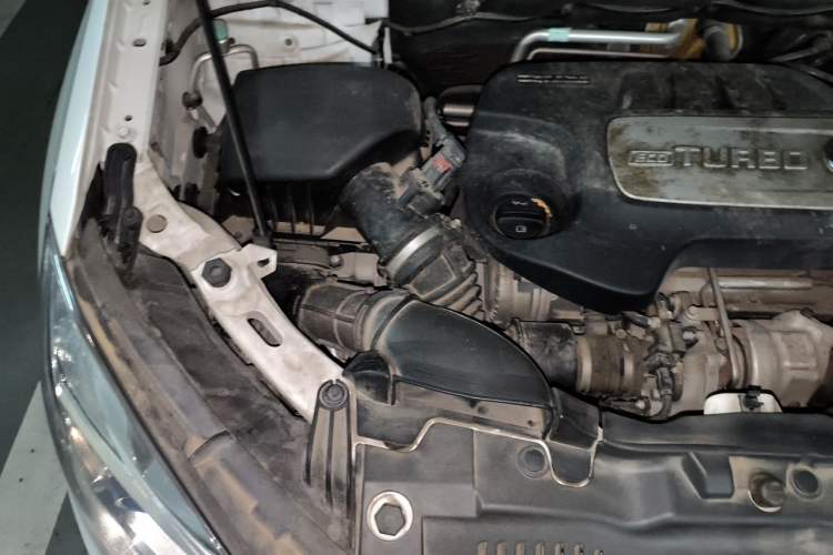 Used Buick Encore 2014 1.4T Automatic Two-Wheel Drive Urban Elite Model Engine Bay Right