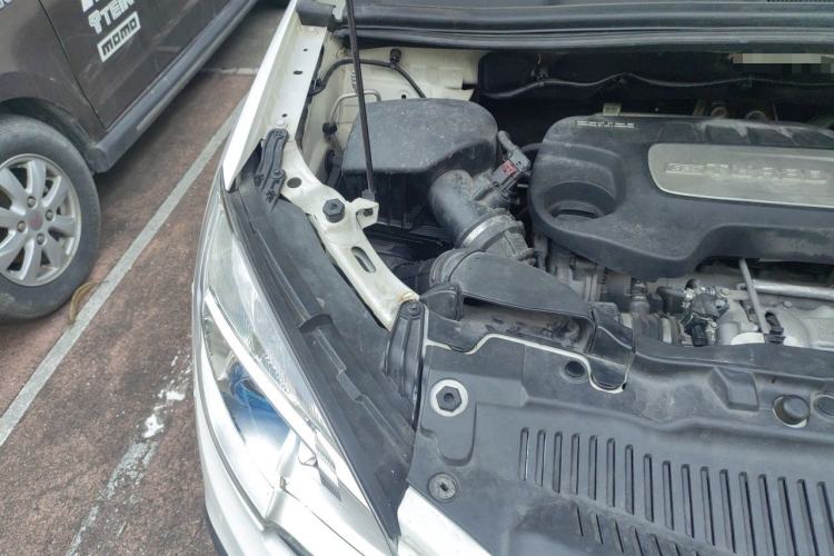 Used Buick Encore 2014 1.4T Automatic Two-Wheel Drive Urban Elite Model Engine Bay Right
