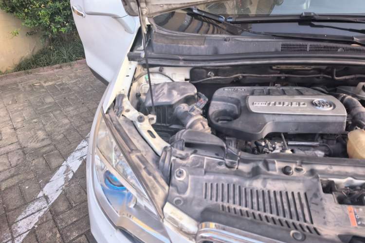 Used Buick Encore 2014 1.4T Manual Two-Wheel Drive Urban Advanced Model Engine Bay Right