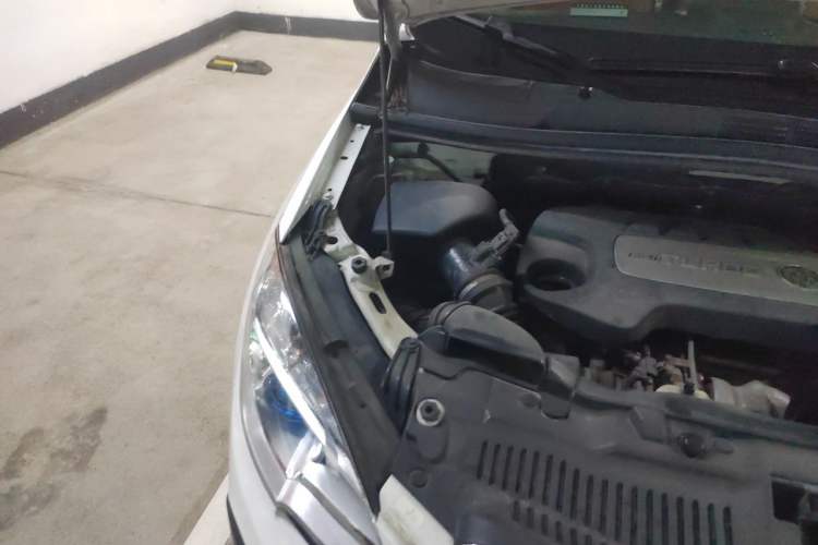 Used Buick Encore 2014 1.4T Automatic Two-Wheel Drive Urban Leading Model Engine Bay Right