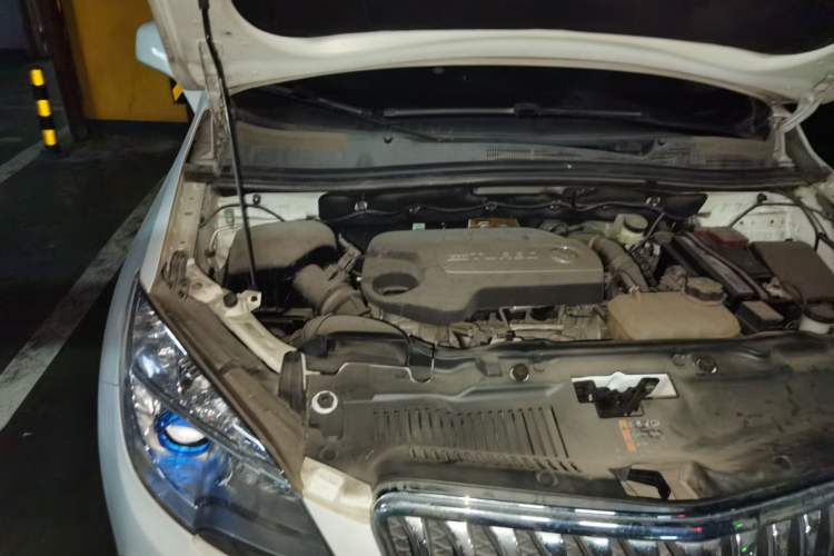 Used Buick Encore 2014 1.4T Automatic Two-Wheel Drive Urban Elite Model Engine Bay Right