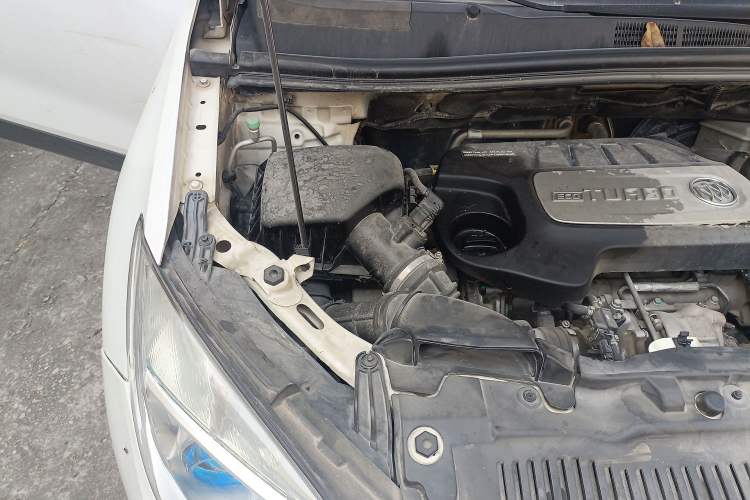 Used Buick Encore 2014 1.4T Automatic Two-Wheel Drive Urban Elite Model Engine Bay Right