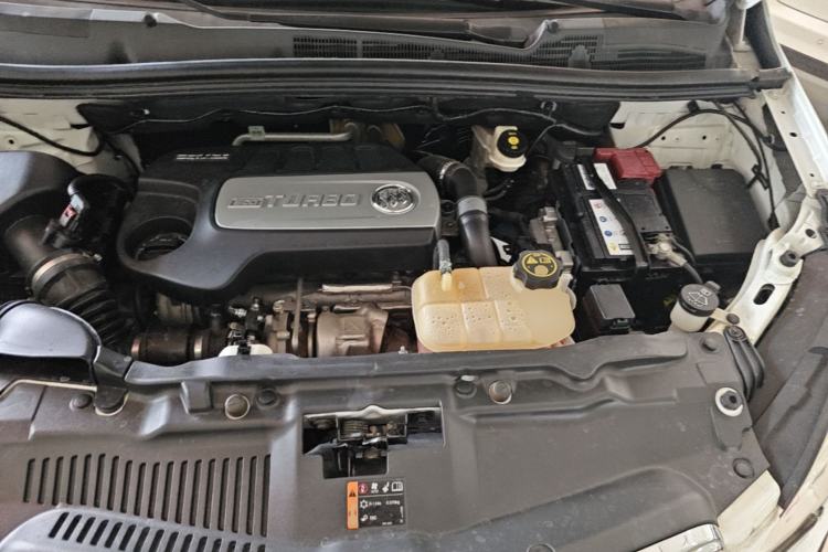 Used Buick Encore 2014 1.4T Automatic Two-Wheel Drive Urban Elite Model Engine Bay
