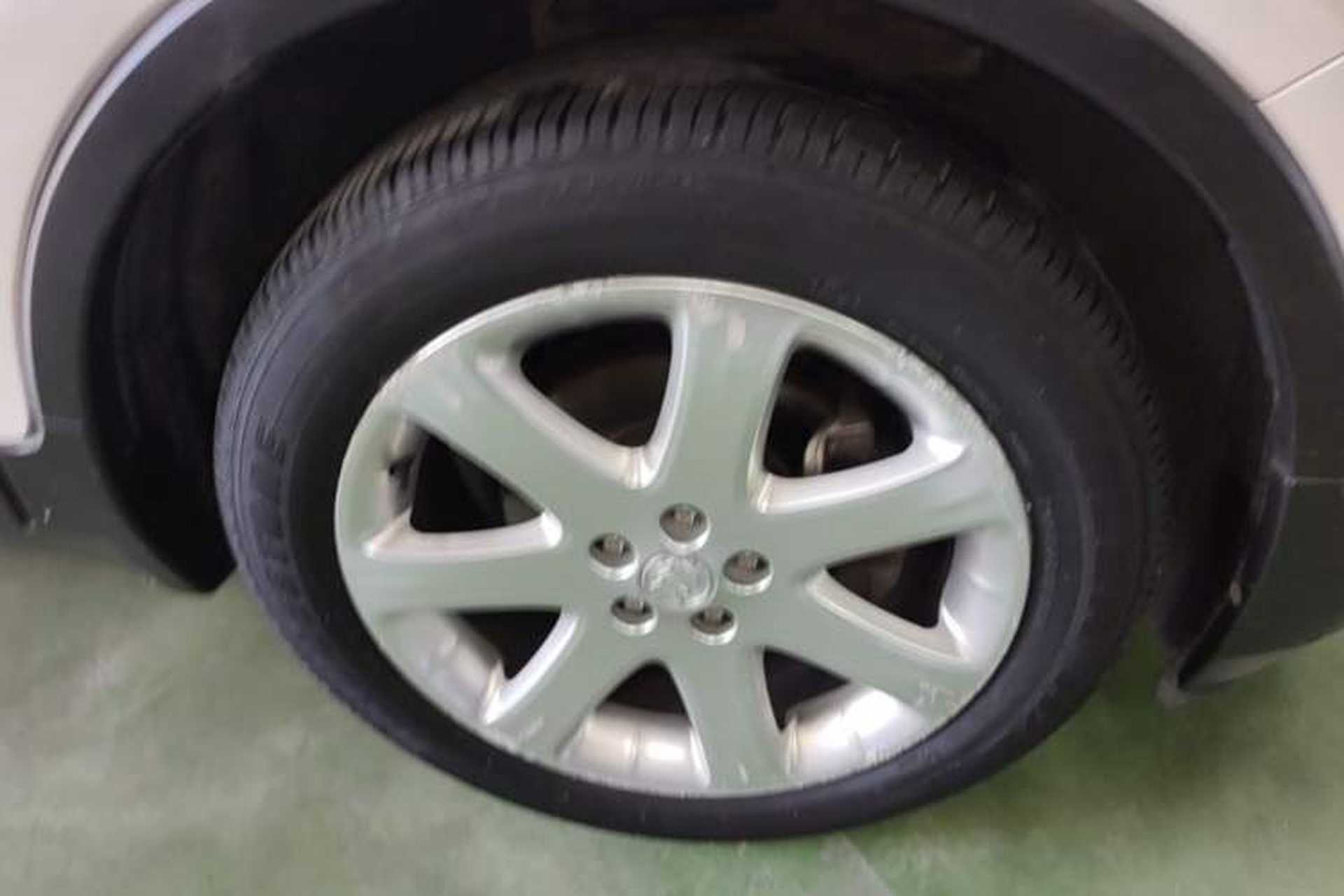 Used Buick Encore 2014 1.4T Automatic Two-Wheel Drive Urban Elite Model Exterior 4
