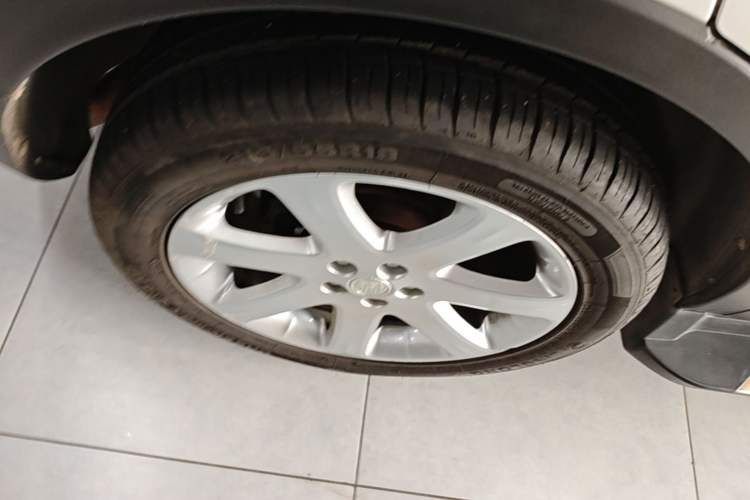 Used Buick Encore 2014 1.4T Automatic Two-Wheel Drive Urban Elite Model Exterior 5