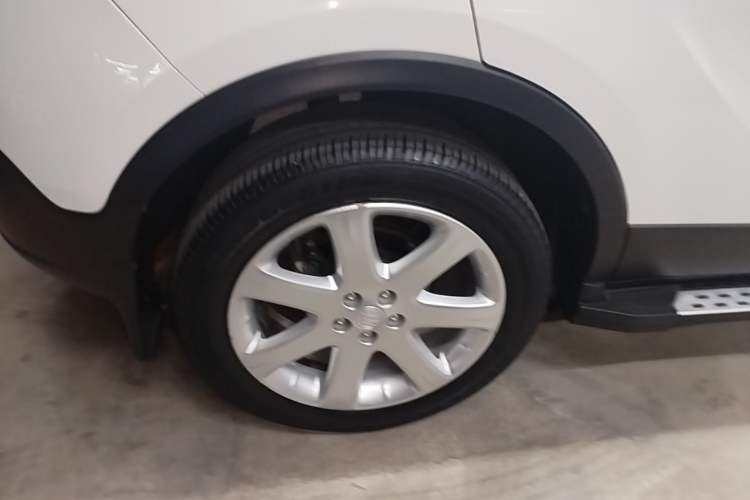 Used Buick Encore 2014 1.4T Automatic Two-Wheel Drive Urban Leading Model Exterior 5