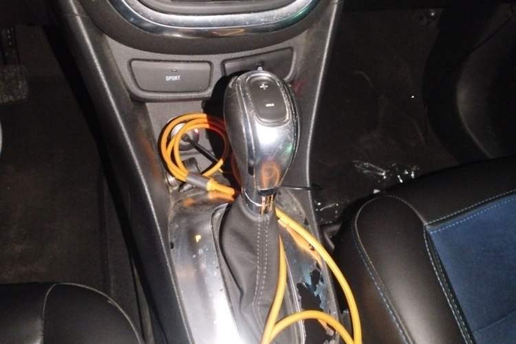 Used Buick Encore 2014 1.4T Automatic Two-Wheel Drive Urban Leading Model Gear Lever