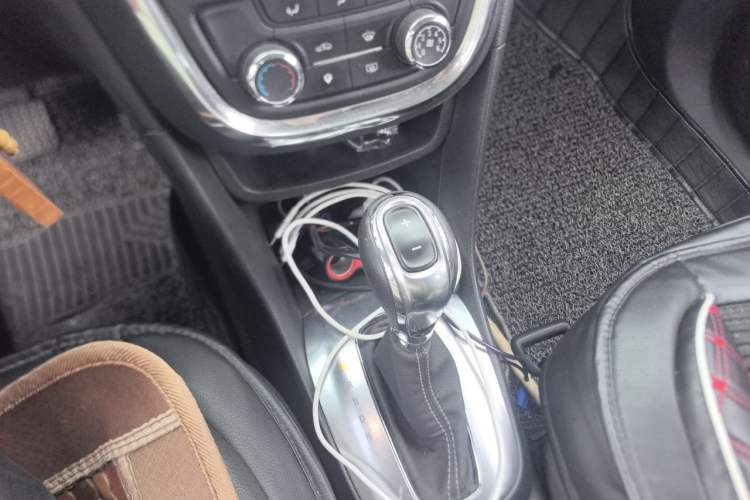 Used Buick Encore 2014 1.4T Automatic Two-Wheel Drive Urban Elite Model Gear Lever