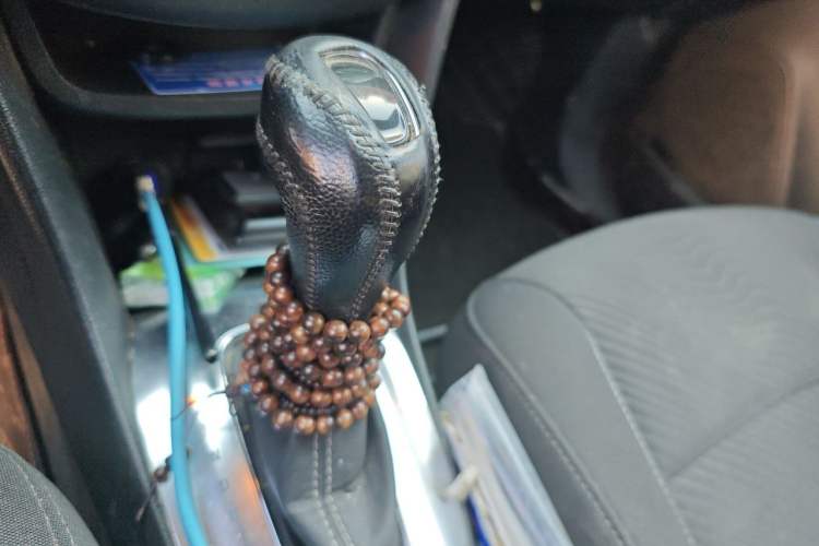 Used Buick Encore 2014 1.4T Automatic Two-Wheel Drive Urban Elite Model Gear Lever