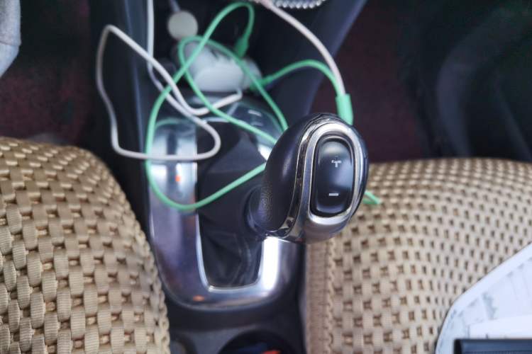 Used Buick Encore 2014 1.4T Automatic Two-Wheel Drive Urban Elite Model Gear Lever