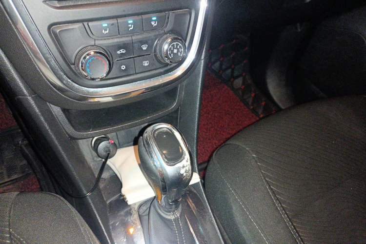 Used Buick Encore 2014 1.4T Automatic Two-Wheel Drive Urban Elite Model Gear Lever