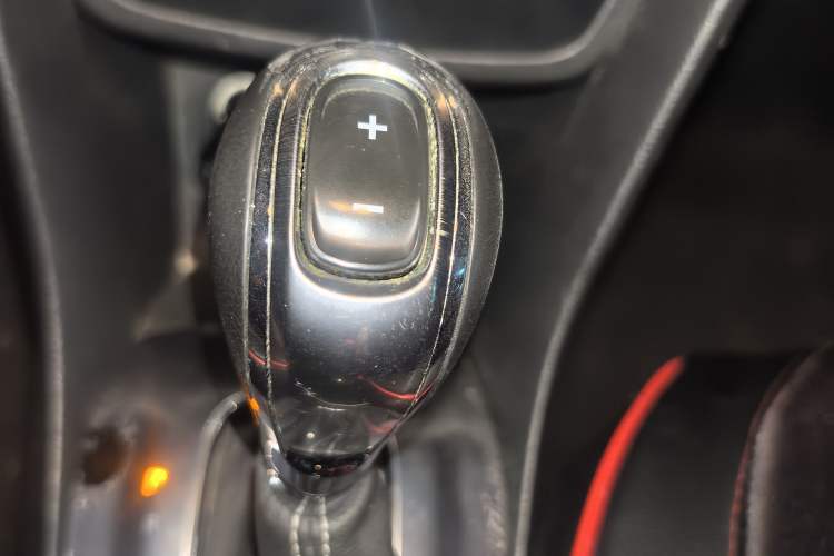 Used Buick Encore 2014 1.4T Automatic Two-Wheel Drive Urban Elite Model Gear Lever