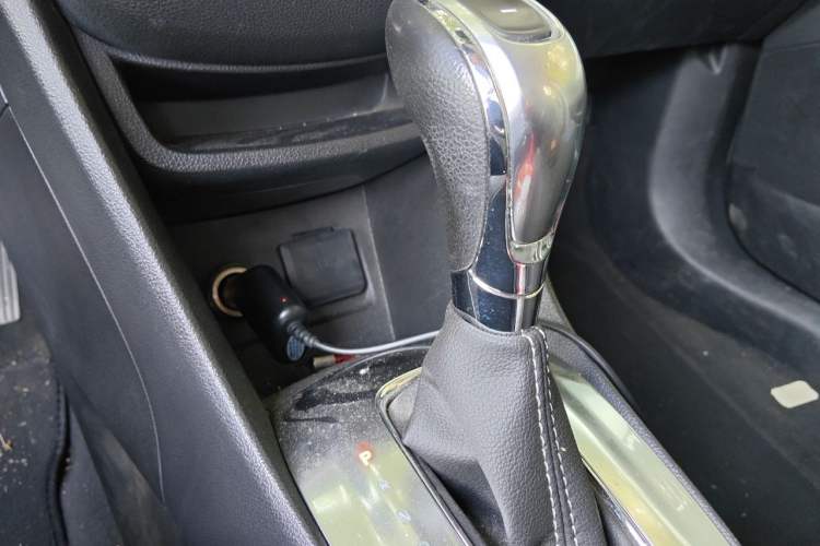 Used Buick Encore 2014 1.4T Automatic Two-Wheel Drive Urban Elite Model Gear Lever