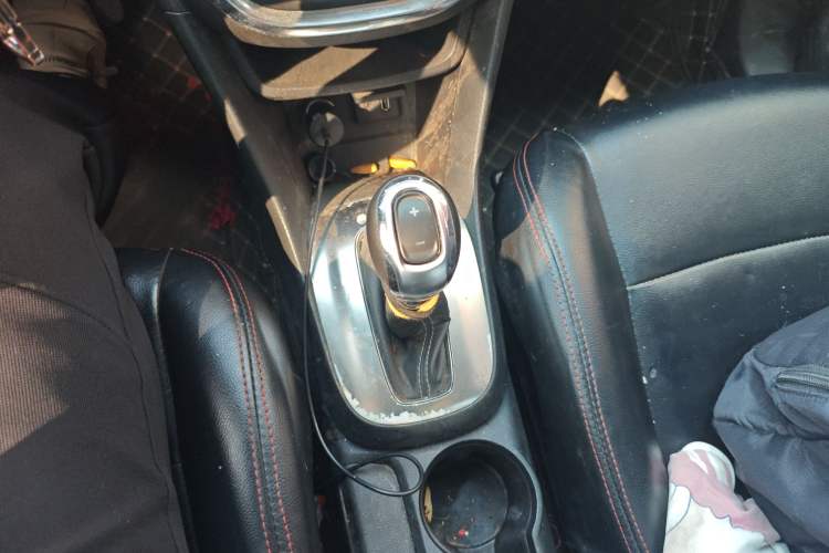 Used Buick Encore 2014 1.4T Automatic Two-Wheel Drive Urban Elite Model Gear Lever