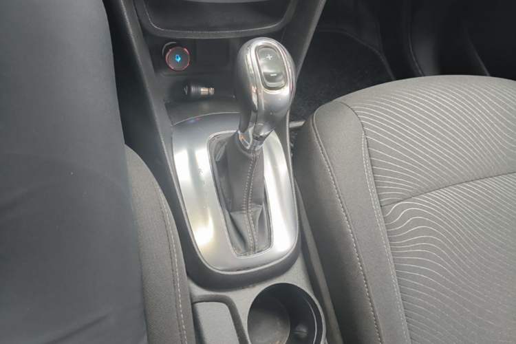 Used Buick Encore 2014 1.4T Automatic Two-Wheel Drive Urban Elite Model Gear Lever