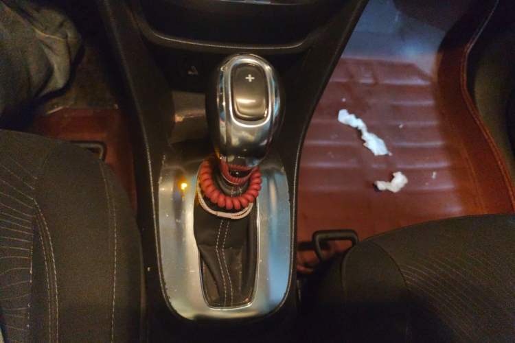 Used Buick Encore 2014 1.4T Automatic Two-Wheel Drive Urban Elite Model Gear Lever