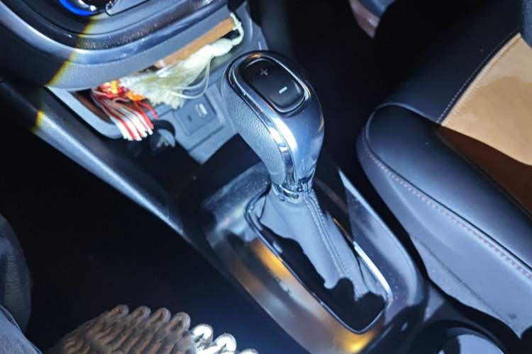 Used Buick Encore 2014 1.4T Automatic Two-Wheel Drive Urban Leading Model Gear Lever