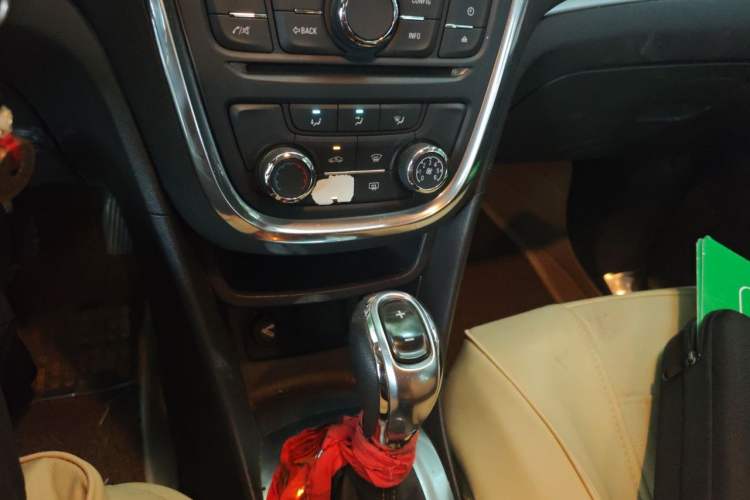 Used Buick Encore 2014 1.4T Automatic Two-Wheel Drive Urban Elite Model Gear Lever
