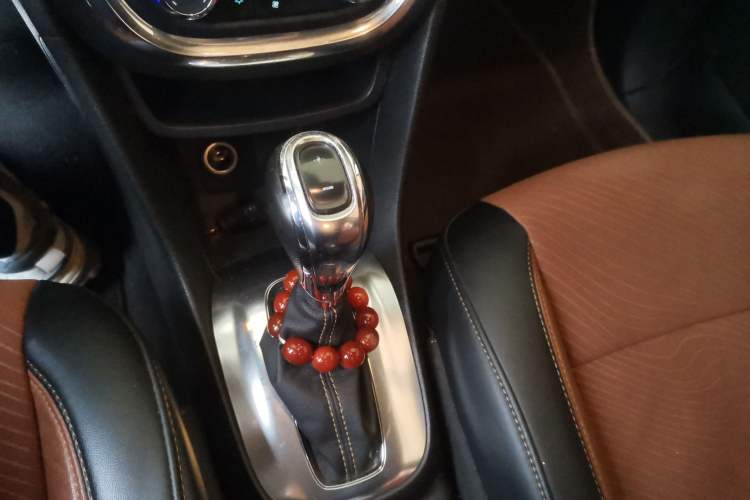 Used Buick Encore 2014 1.4T Automatic Two-Wheel Drive Urban Leading Model Gear Lever