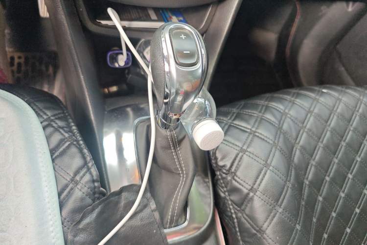 Used Buick Encore 2014 1.4T Automatic Two-Wheel Drive Urban Elite Model Gear Lever