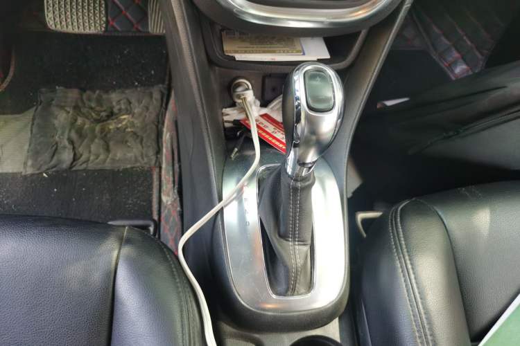Used Buick Encore 2014 1.4T Automatic Two-Wheel Drive Urban Elite Model Gear Lever