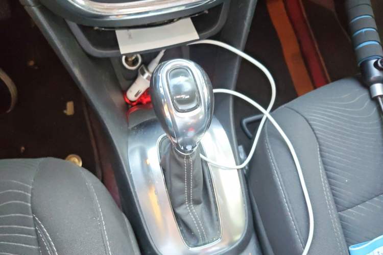 Used Buick Encore 2014 1.4T Automatic Two-Wheel Drive Urban Elite Model Gear Lever