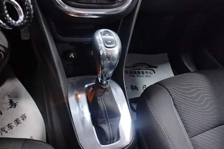 Used Buick Encore 2014 1.4T Automatic Two-Wheel Drive Urban Elite Model Gear Lever