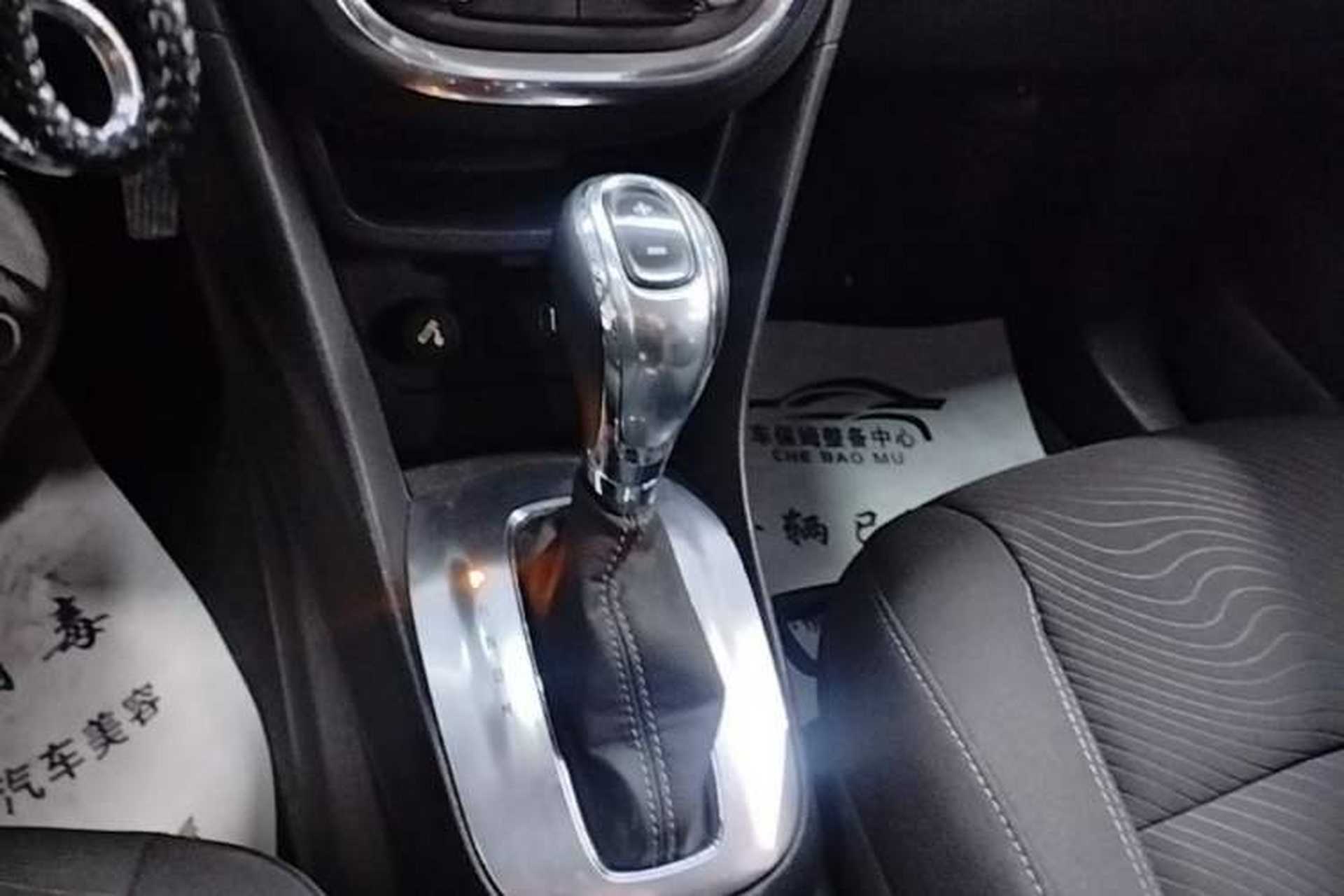 Used Buick Encore 2014 1.4T Automatic Two-Wheel Drive Urban Elite Model Gear Lever