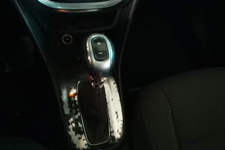 Used Buick Encore 2014 1.4T Automatic Two-Wheel Drive Urban Elite Model Gear Lever