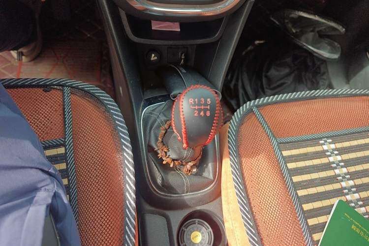 Used Buick Encore 2014 1.4T Manual Two-Wheel Drive Urban Sport Model Gear Lever
