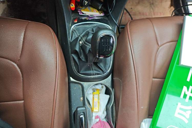 Used Buick Encore 2014 1.4T Manual Two-Wheel Drive Urban Advanced Model Gear Lever