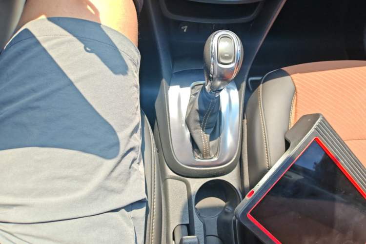 Used Buick Encore 2014 1.4T Automatic Two-Wheel Drive Urban Leading Model Gear Lever
