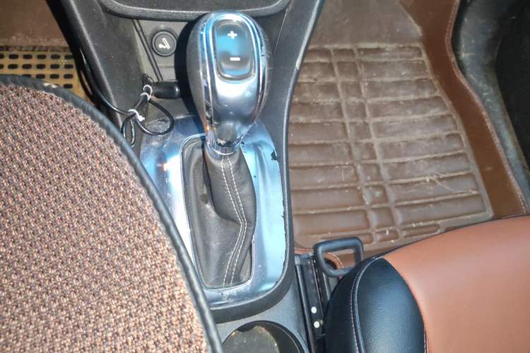 Used Buick Encore 2014 1.4T Automatic Two-Wheel Drive Urban Elite Model Gear Lever