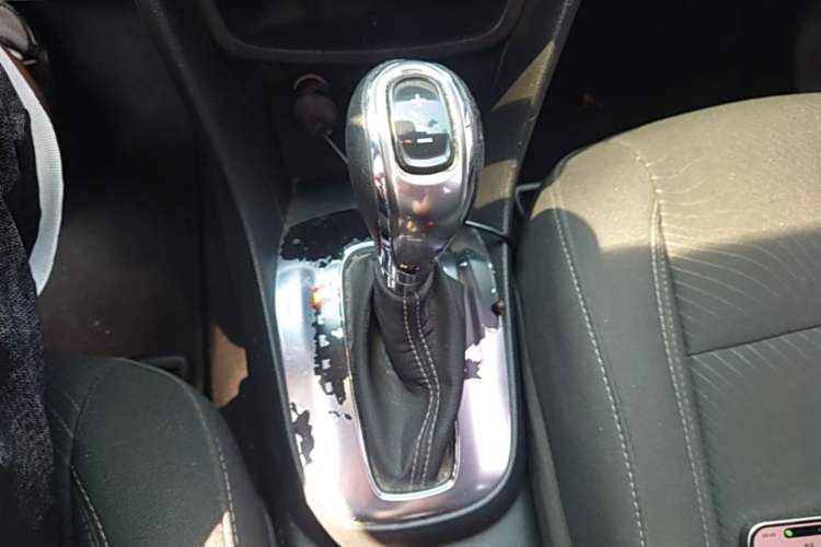 Used Buick Encore 2014 1.4T Automatic Two-Wheel Drive Urban Elite Model Gear Lever
