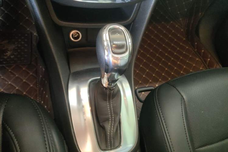 Used Buick Encore 2014 1.4T Automatic Two-Wheel Drive Urban Elite Model Gear Lever