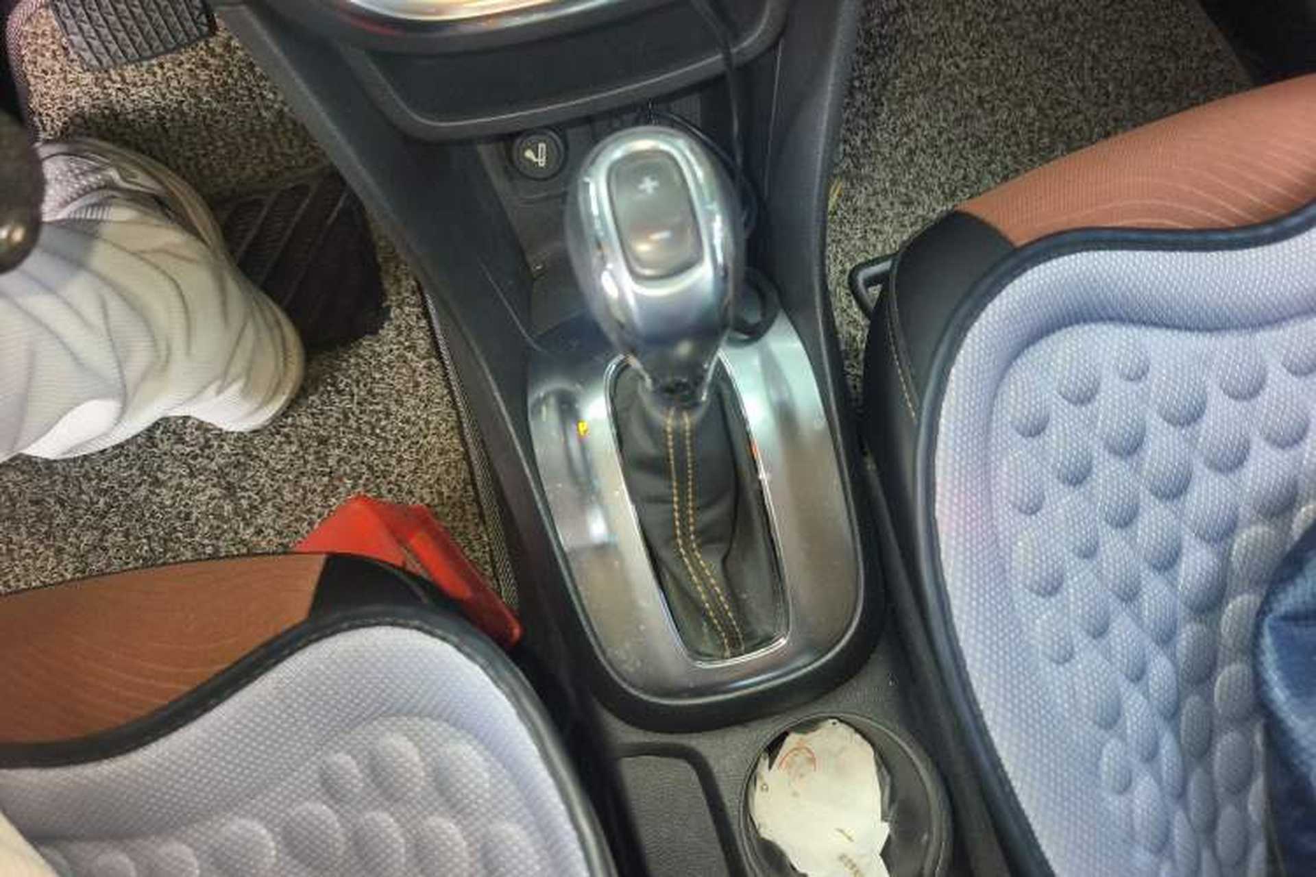 Used Buick Encore 2014 1.4T Automatic Two-Wheel Drive Urban Leading Model Gear Lever