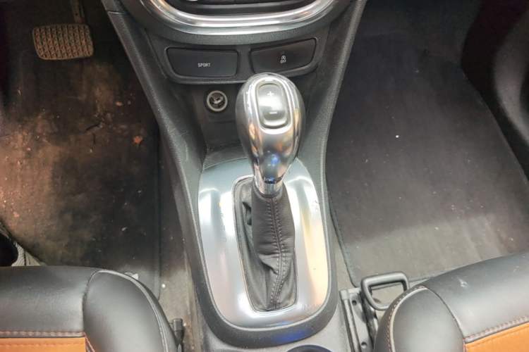 Used Buick Encore 2014 1.4T Automatic Two-Wheel Drive Urban Leading Model Gear Lever