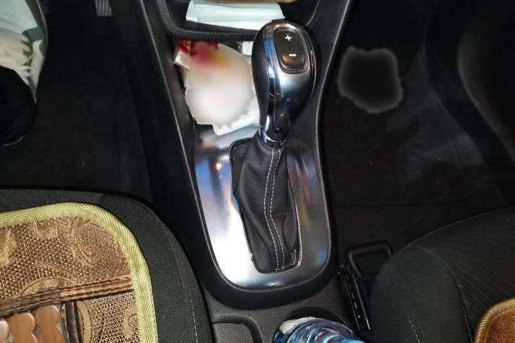 Used Buick Encore 2014 1.4T Automatic Two-Wheel Drive Urban Elite Model Gear Lever