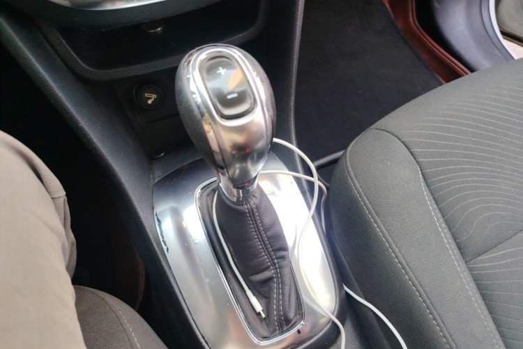 Used Buick Encore 2014 1.4T Automatic Two-Wheel Drive Urban Elite Model Gear Lever