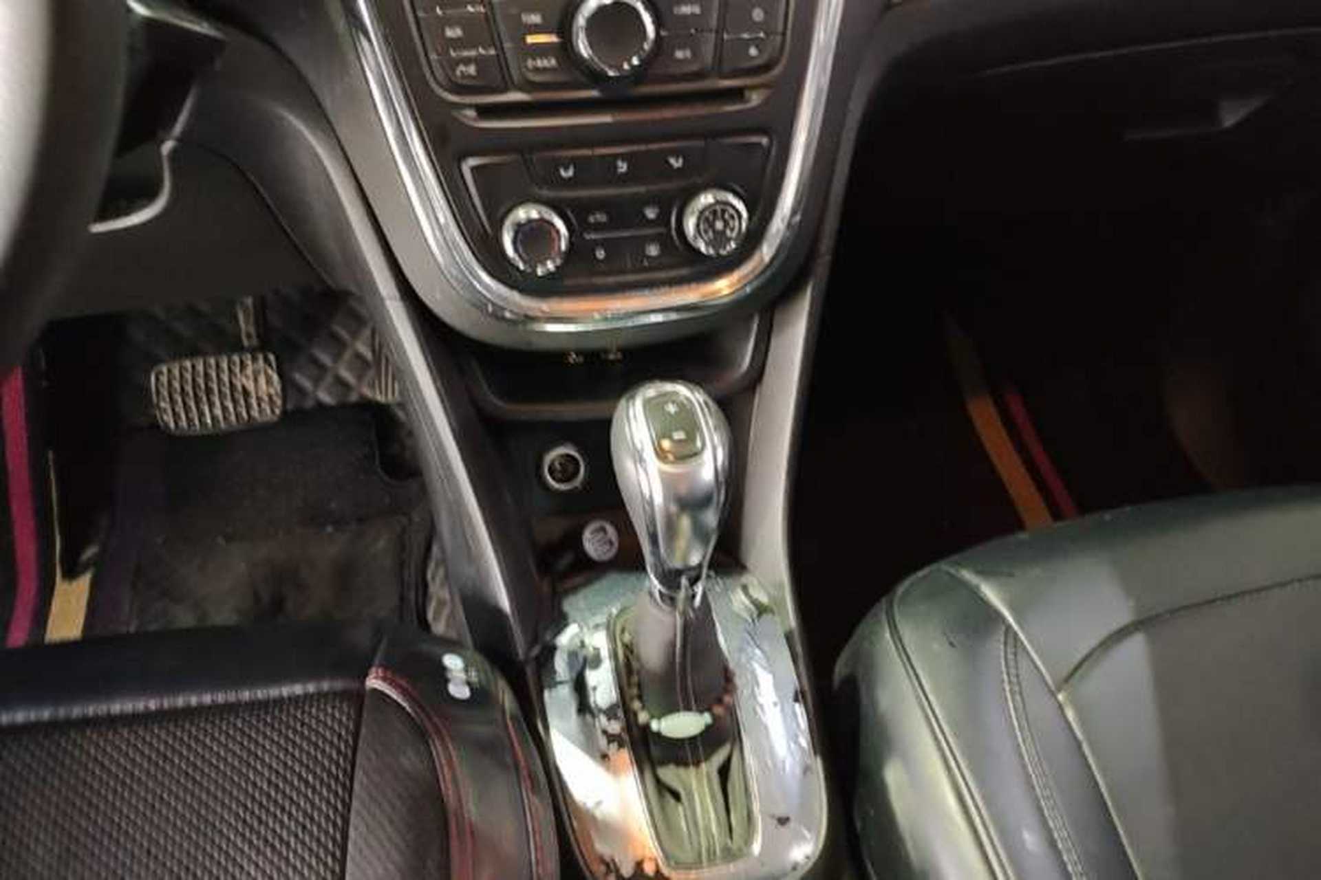Used Buick Encore 2014 1.4T Automatic Two-Wheel Drive Urban Elite Model Gear Lever