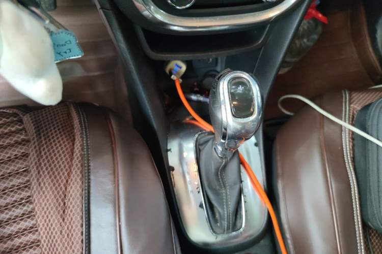 Used Buick Encore 2014 1.4T Automatic Two-Wheel Drive Urban Elite Model Gear Lever