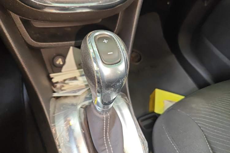 Used Buick Encore 2014 1.4T Automatic Two-Wheel Drive Urban Elite Model Gear Lever