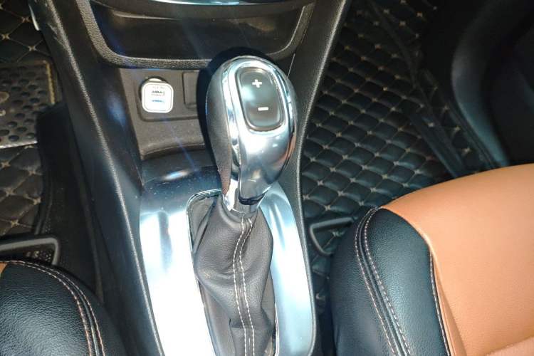 Used Buick Encore 2014 1.4T Automatic Two-Wheel Drive Urban Elite Model Gear Lever