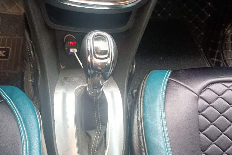 Used Buick Encore 2014 1.4T Automatic Two-Wheel Drive Urban Elite Model Gear Lever