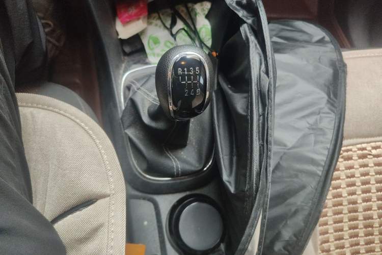 Used Buick Encore 2014 1.4T Manual Two-Wheel Drive Urban Advanced Model Gear Lever