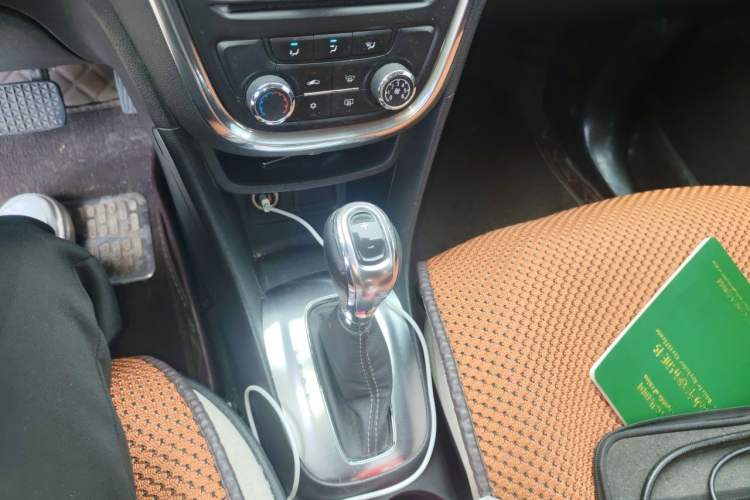 Used Buick Encore 2014 1.4T Automatic Two-Wheel Drive Urban Elite Model Gear Lever