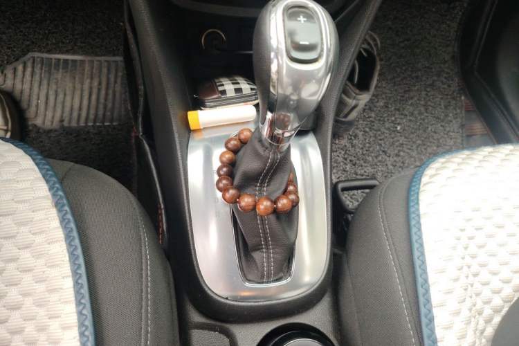 Used Buick Encore 2014 1.4T Automatic Two-Wheel Drive Urban Elite Model Gear Lever