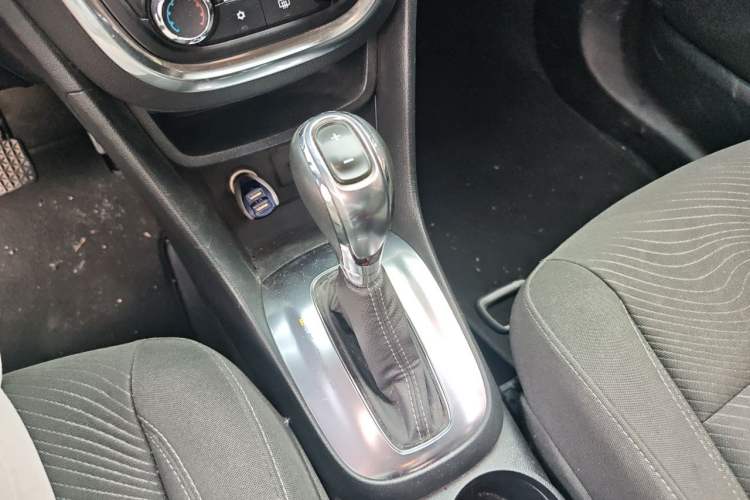 Used Buick Encore 2014 1.4T Automatic Two-Wheel Drive Urban Elite Model Gear Lever